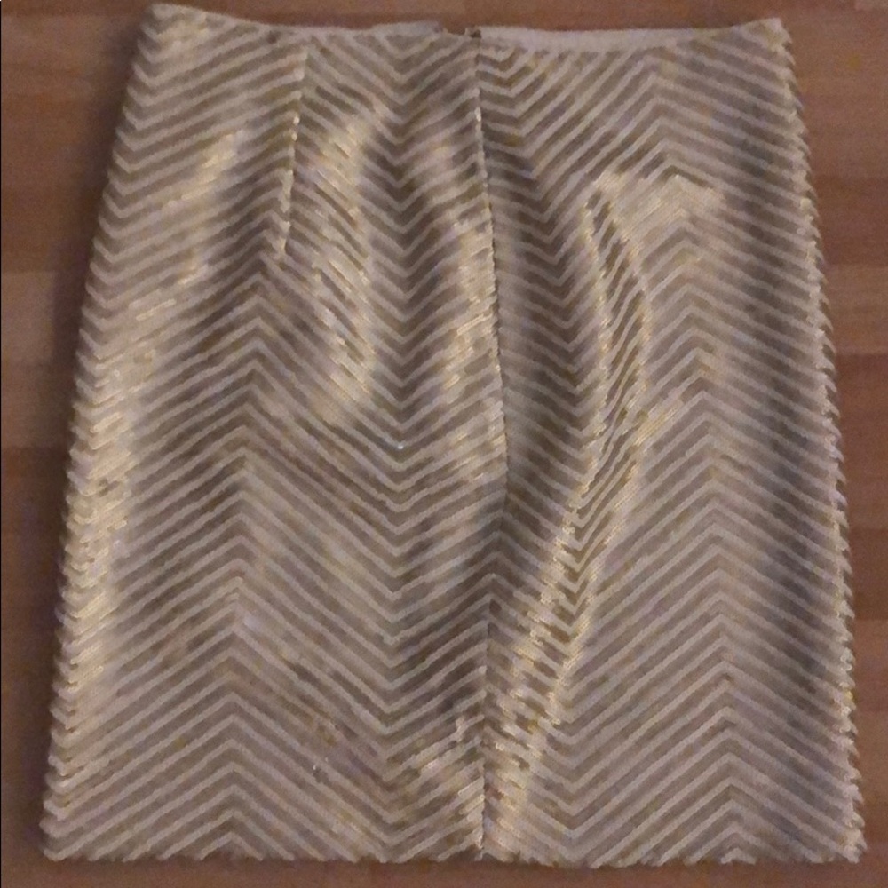 Banana republic gold and white skirt size 2